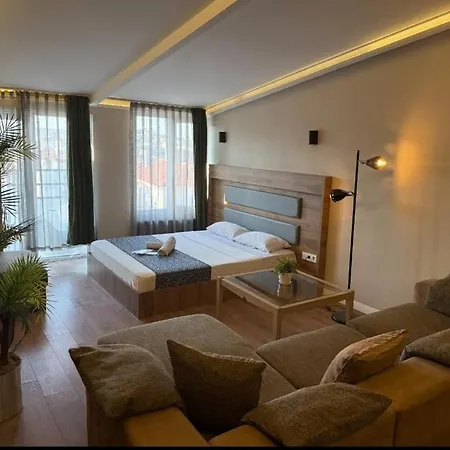 아파트 Otto Boutique